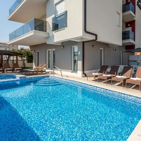 Exclusive Holiday Apartments&rooms