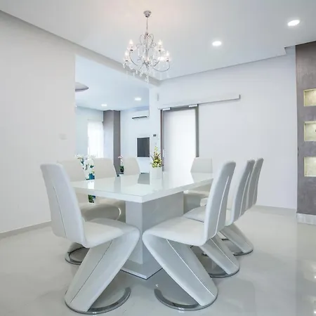 Exclusive Holiday Apartments&rooms Apartmanhotel