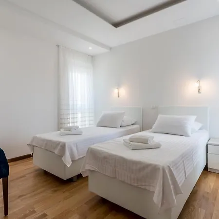 Exclusive Holiday Apartments&rooms 4*