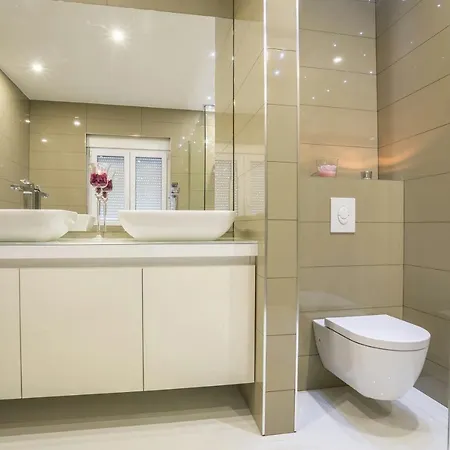 Exclusive Holiday Apartments&rooms 4*